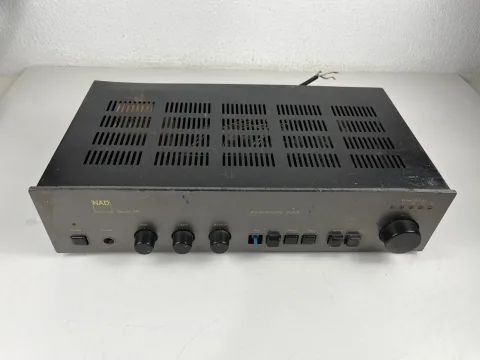 Integrated Amplifier NAD 3020A Series 20