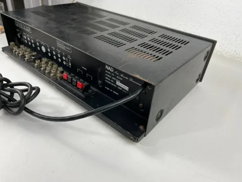 Integrated Amplifier NAD 3020A Series 20