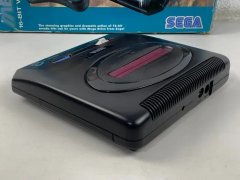 Sega mega drive 2 16-Bit 18 games inside Console