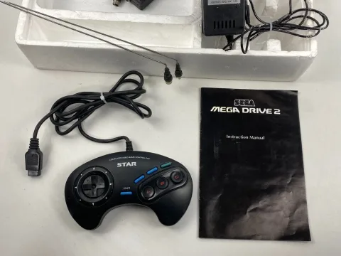 Sega mega drive 2 16-Bit 18 games inside Console