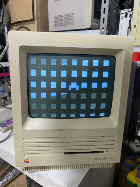 Apple Macintosh SE 1/40 M5011 Computer
