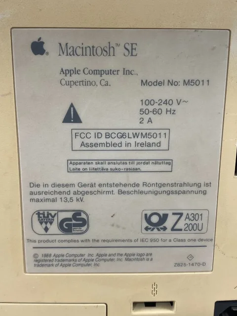 Apple Macintosh SE 1/40 M5011 Computer