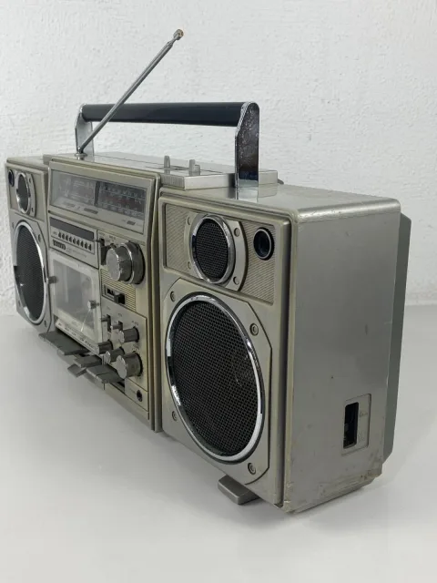 Sanyo M-9996K Ghetto Blaster Radio Cassette Recorder Boombox