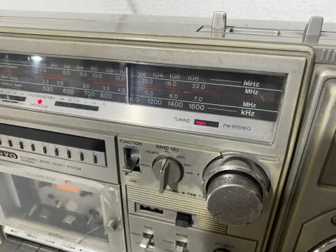 Sanyo M-9996K Ghetto Blaster Radio Cassette Recorder Boombox