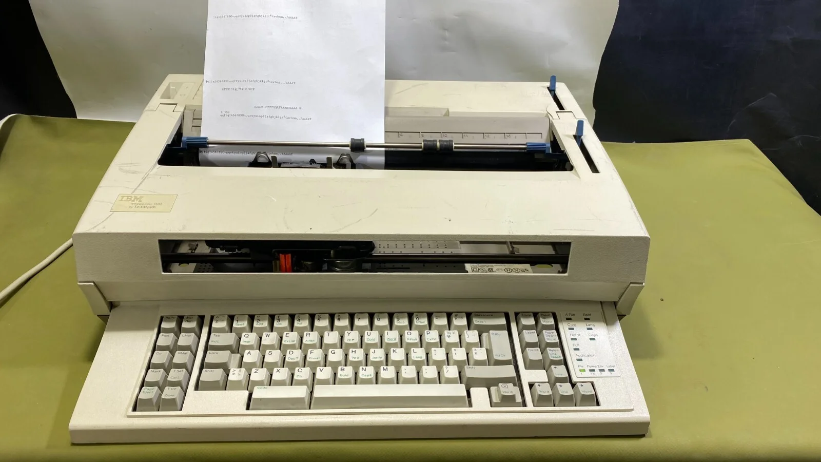 IBM Wheelwriter 1500 by Lexmark 6783-009 Electric Electronic Type Writer