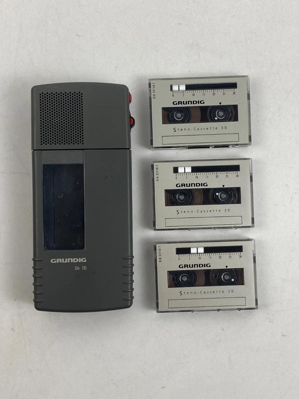 Grundig SH-10 Stenocassette Dictation Machine Dictaphone Voice Recorder Handheld