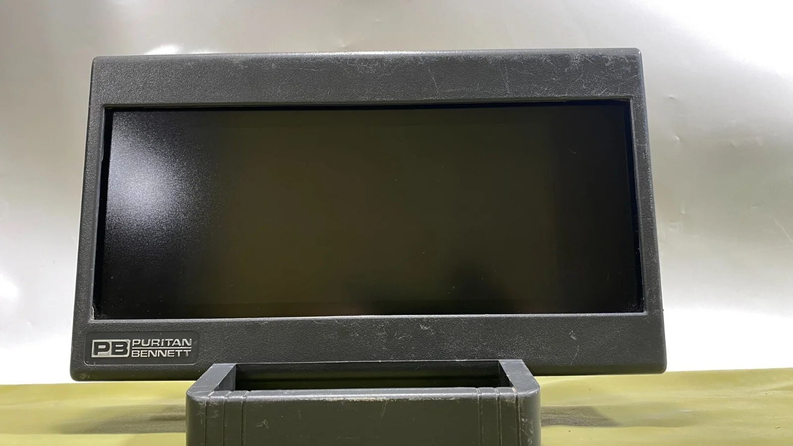 شاشة LCD قديمة من PB Puritan Bennett