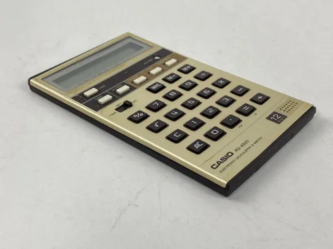 كاسيو AQ-4000 حاسبة إلكترونية وساعة