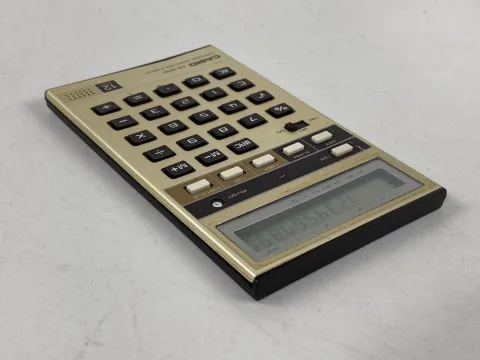 كاسيو AQ-4000 حاسبة إلكترونية وساعة