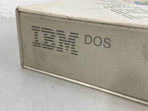 نظام تشغيل IBM DOS نسخة 4.00 على قرص مرن 3.5" بوصة 1988
