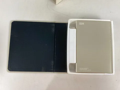 نظام تشغيل IBM DOS نسخة 4.00 على قرص مرن 3.5" بوصة 1988