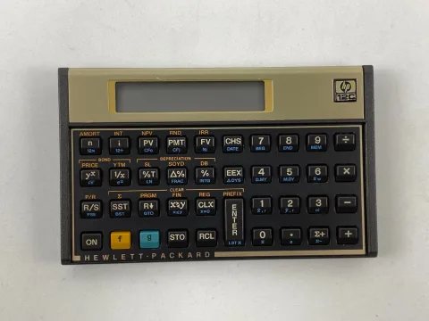 آلة حساب Hewlett Packard HP-12C مع حافظة