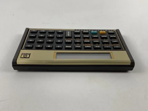 آلة حساب Hewlett Packard HP-12C مع حافظة