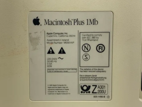 Apple Macintosh Plus M0001AP Computer