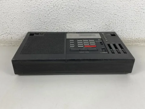 Sony ICF-2001 FM/AM/SSB/CW PLL Synthesized Receiver Radio