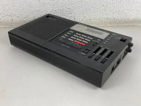 Sony ICF-2001 FM/AM/SSB/CW PLL Synthesized Receiver Radio