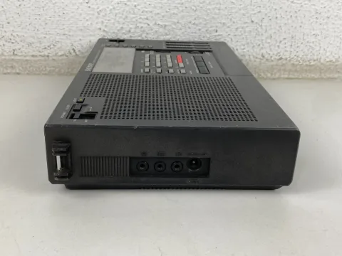 Sony ICF-2001 FM/AM/SSB/CW PLL Synthesized Receiver Radio