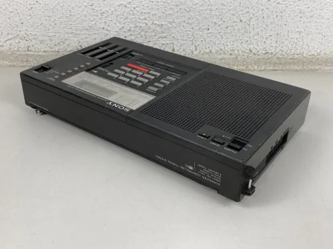 Sony ICF-2001 FM/AM/SSB/CW PLL Synthesized Receiver Radio