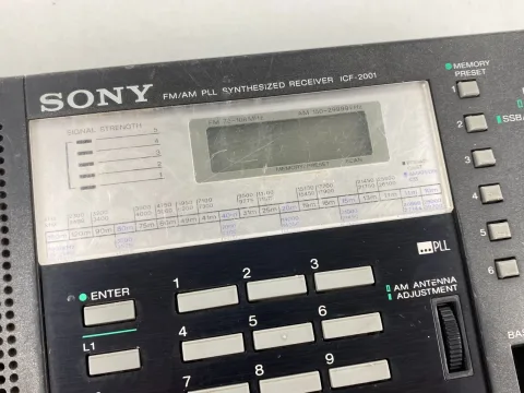 Sony ICF-2001 FM/AM/SSB/CW PLL Synthesized Receiver Radio