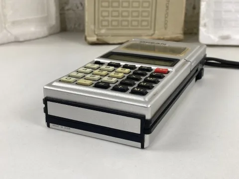 أوشن MC-100 حاسبة ومشغل شريط كاسيت صغير / مسجل صوت