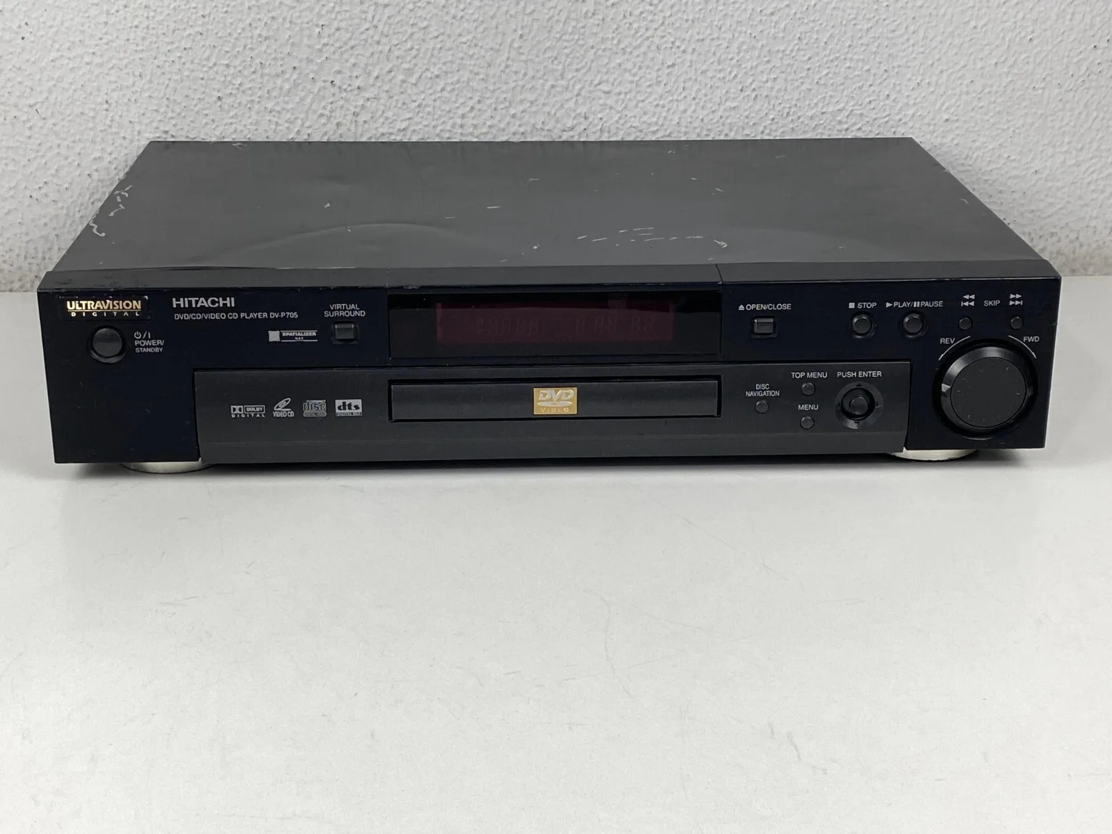 هيتاشي DV-P705U مشغل فيديو منزلي ومشغل أقراص DVD