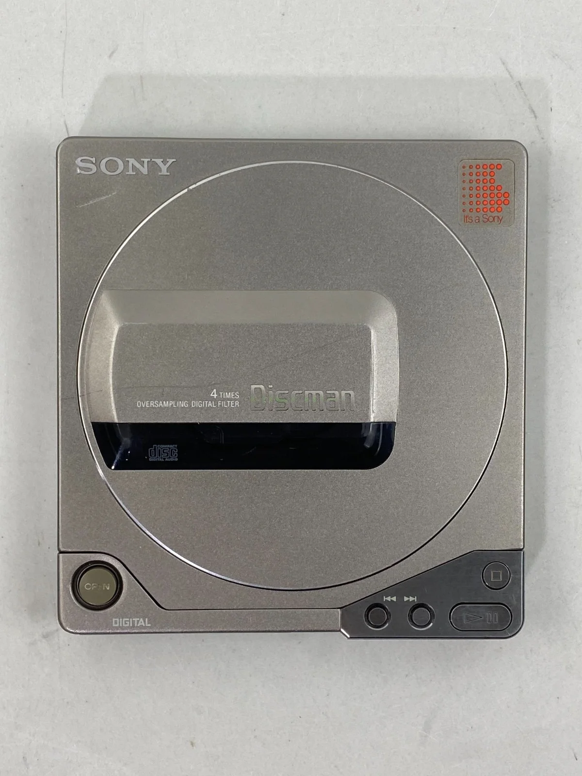 Sony D-250 Discman Portable CD Player Silver