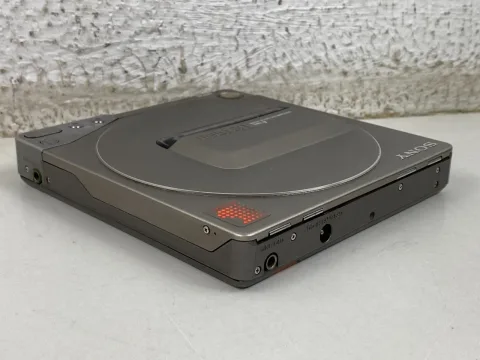 Sony D-250 Discman Portable CD Player Silver