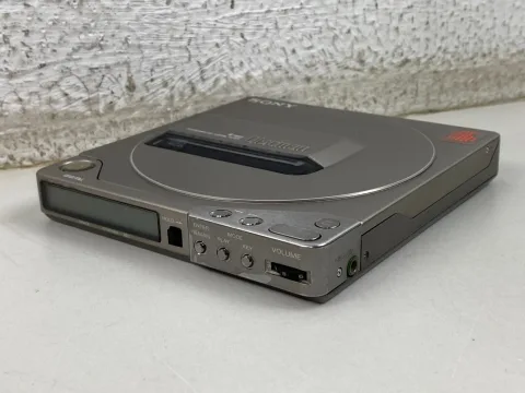 Sony D-250 Discman Portable CD Player Silver