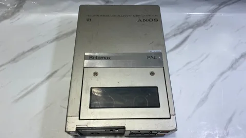 سوني SL-F1UP جهاز VCR محمول بيتاماكس