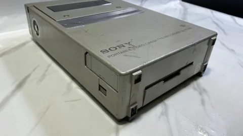 سوني SL-F1UP جهاز VCR محمول بيتاماكس
