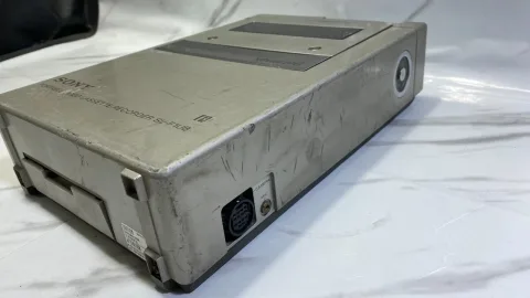 سوني SL-F1UP جهاز VCR محمول بيتاماكس