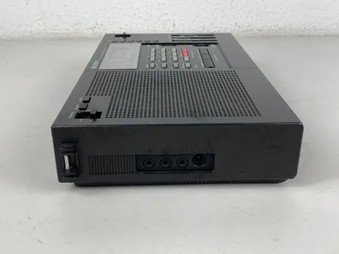 Sony ICF-2001 FM/AM/SSB/CW PLL Synthesized Receiver Radio