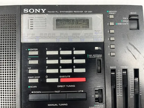Sony ICF-2001 FM/AM/SSB/CW PLL Synthesized Receiver Radio