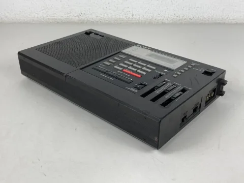 Sony ICF-2001 FM/AM/SSB/CW PLL Synthesized Receiver Radio