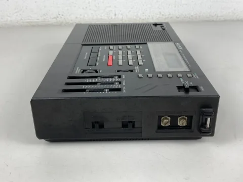 Sony ICF-2001 FM/AM/SSB/CW PLL Synthesized Receiver Radio