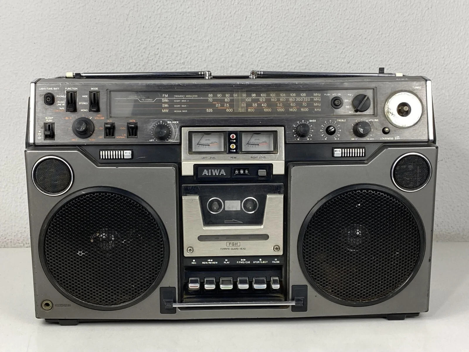 Old School Aiwa 950 Boombox Radio Cassette TPR-950AH Ghettoblaster