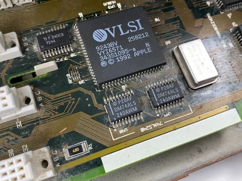 Apple Macintosh IIvx Desktop Computer M1350