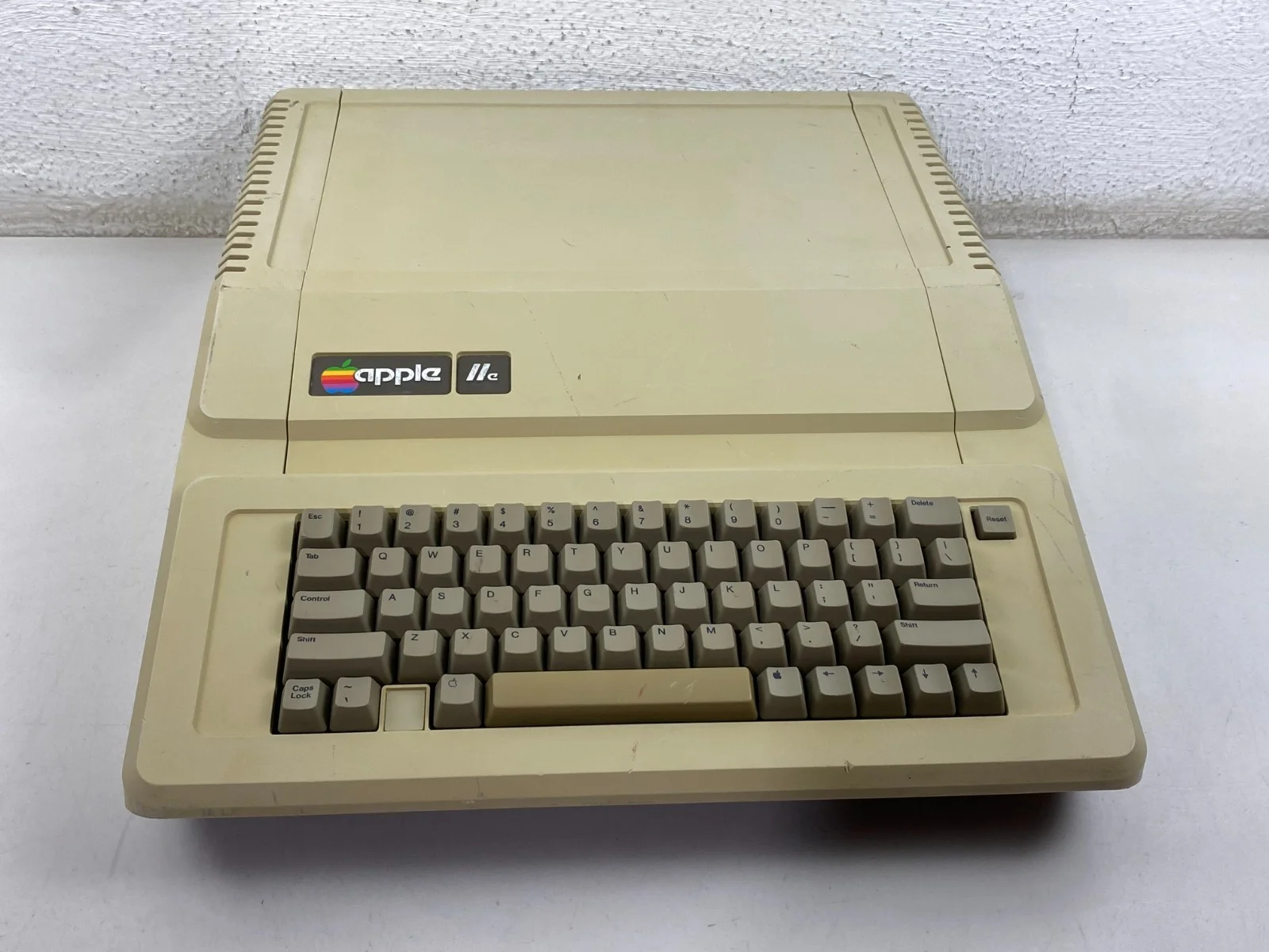 Apple IIe A2S2064 Personal Computer