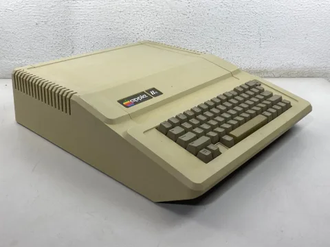 Apple IIe A2S2064 Personal Computer