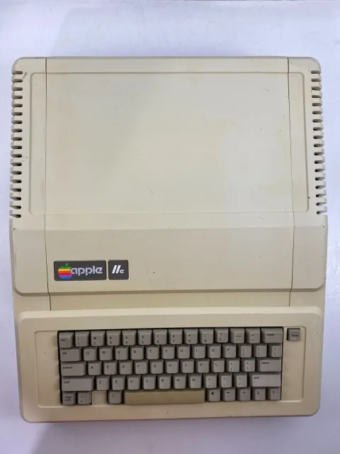 Apple IIe A2S2064 Personal Computer