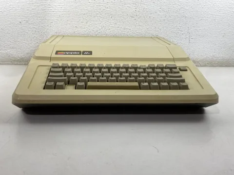 Apple IIe A2S2064 Personal Computer