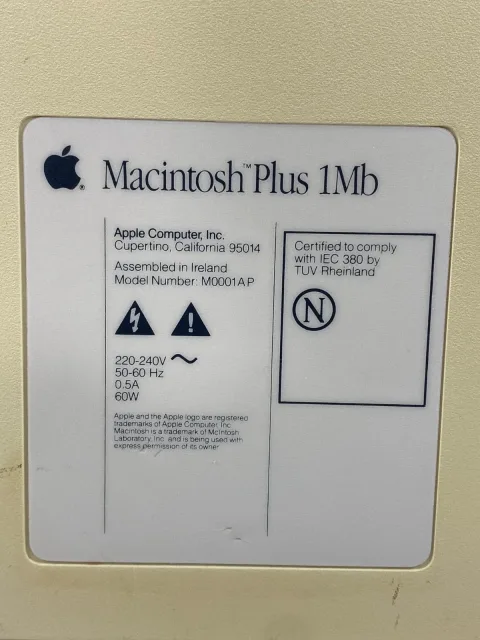Apple Macintosh Plus 1MB M0001AP Computer