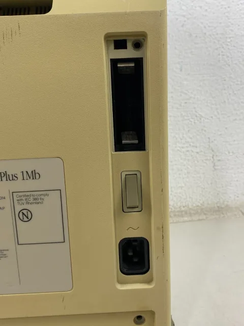 Apple Macintosh Plus 1MB M0001AP Computer