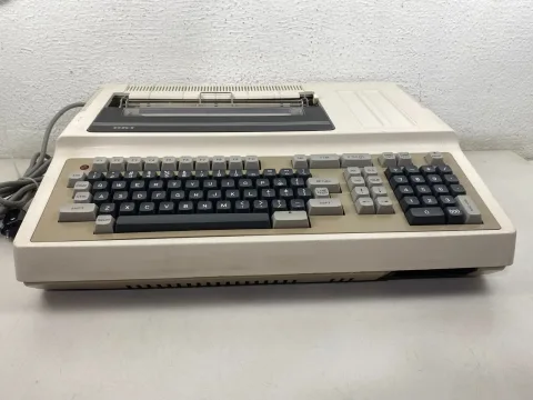 أوكي IF 800 الموديل 20 كمبيوتر شخصي 1980
