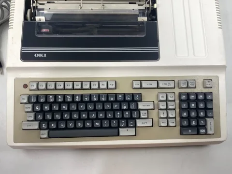 أوكي IF 800 الموديل 20 كمبيوتر شخصي 1980
