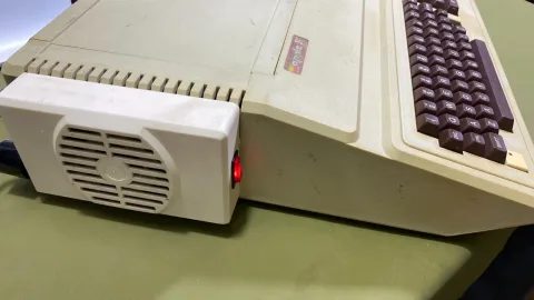 مروحة تبريد خارجية لجهاز Apple IIe / II Plus الشخصي