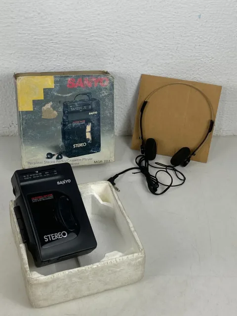 Sanyo walkman MGR-701 Radio Cassette Player