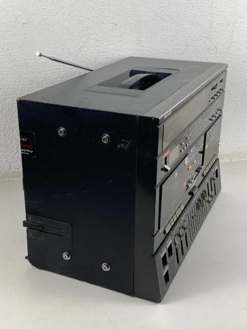 Sharp HK-9000Z Mega Boombox Ghettoblaster Jumbo