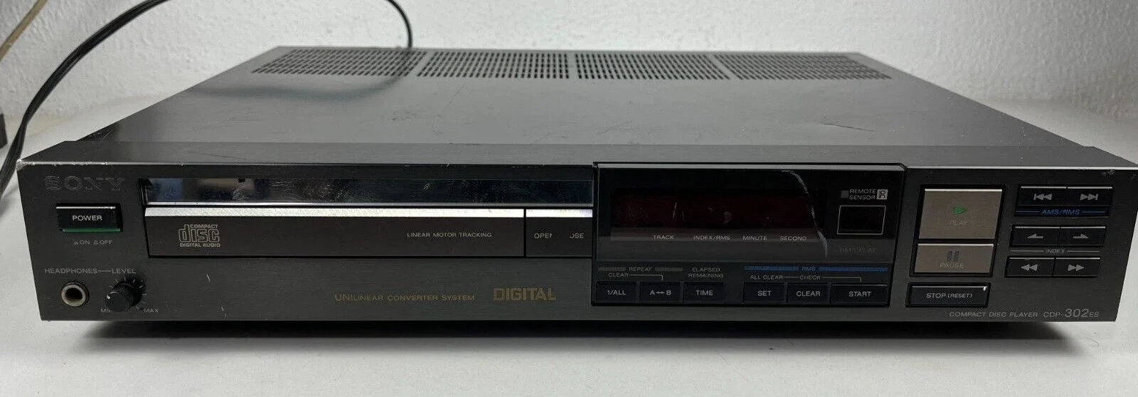 Sony CDP-302 ES Linear Converter system CD player 1984