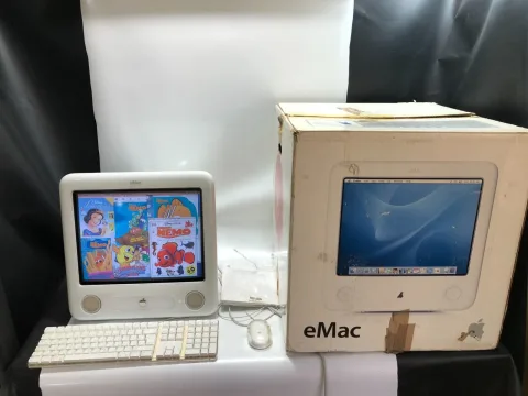 Apple eMAC Computer A1002 Power PC G4 with Photo Shop design Disney Box